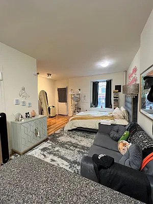 Rented by City Connections Realty | media 1