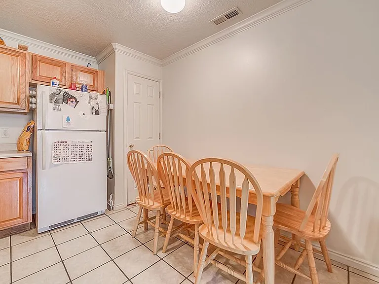 539 N University Ave #201 — Photo 4