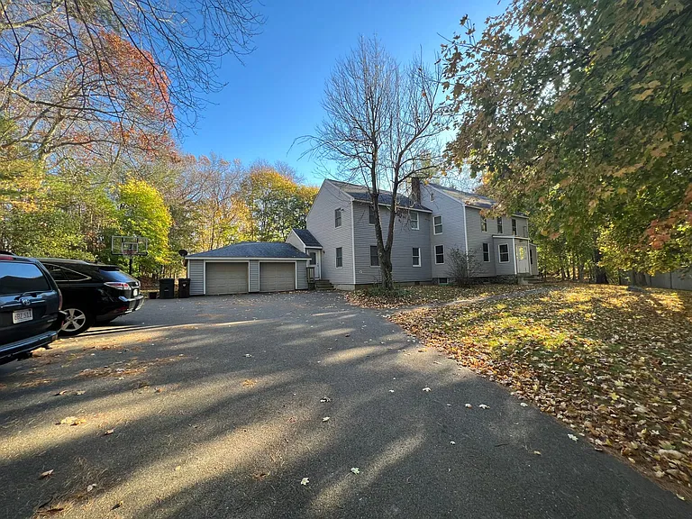 52 Dascomb Rd — Photo 9