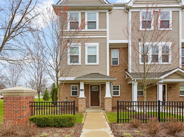 478 N Wixom Rd, Wixom, MI 48393