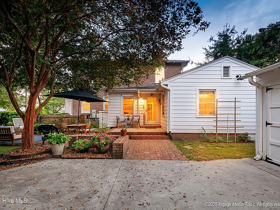 5th image of 1105 Johnston Street