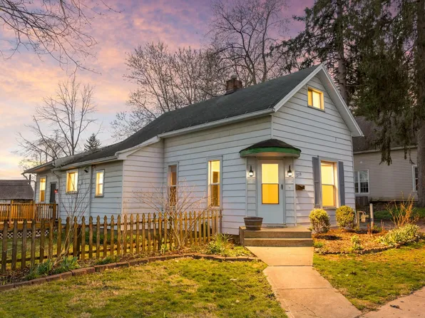 218 E Pleasant St, Mount Vernon, OH 43050