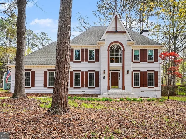 105 Tiffany Ct, Locust Grove, GA 30248