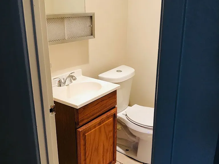 2601 E Sunset Cir #B — Photo 5