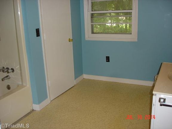 5th image of 910 Silver Ave