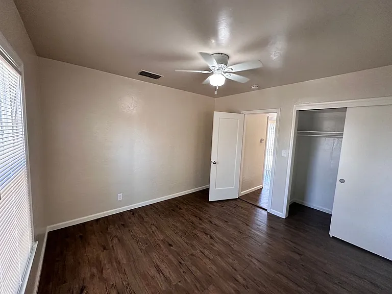4735 N Thorne Ave — Photo 6