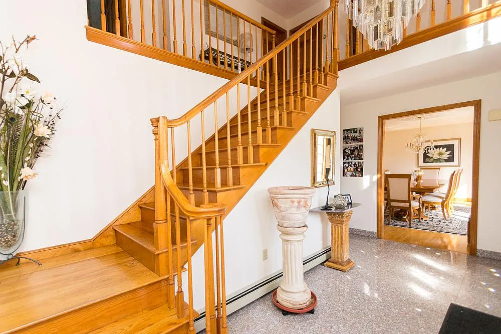 4 bed, 2.5 bath, 3591 sqft, $6,950 — Photo 2