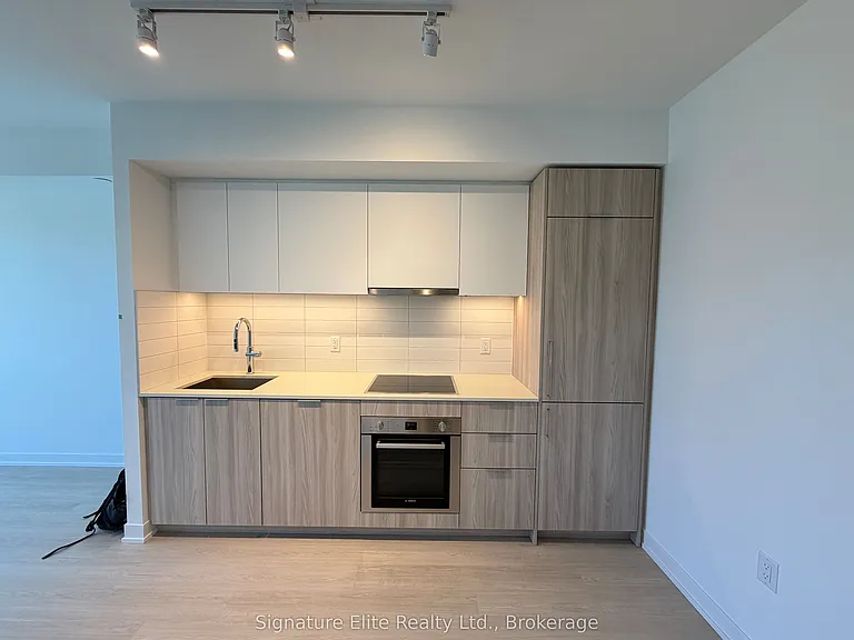 25 Saint Dennis Dr #408 — Photo 5