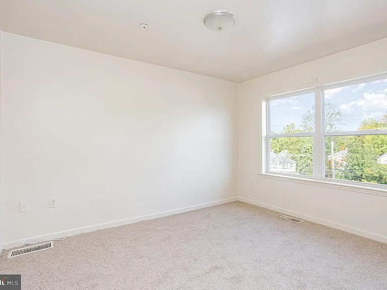 5235 Crowson Ave #6 — Photo 21