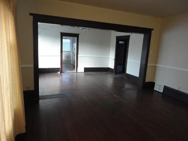 221 Factory Ave N — Photo 7