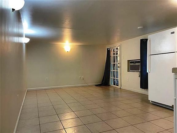 5th image of 8300 Pritchard Pl #1/2