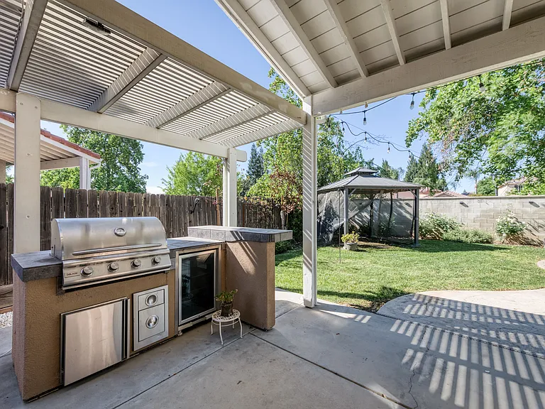 1736 N Holly Ave — Photo 34