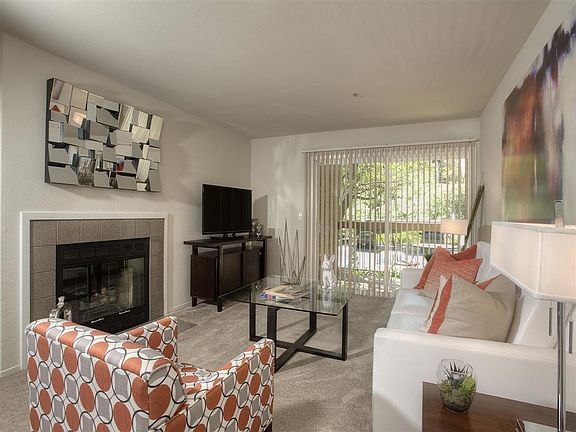 2x2 Living Room