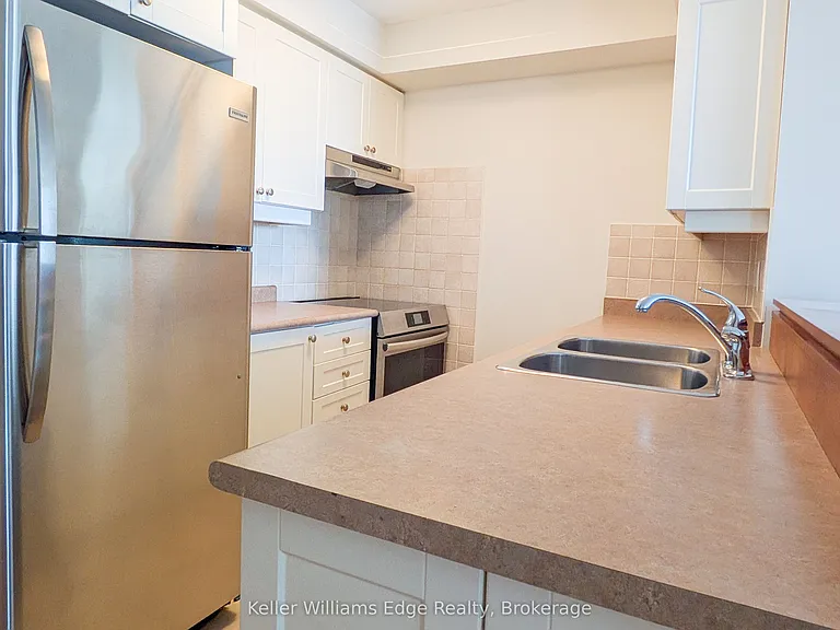 70 High Park Ave #1007 — Photo 14