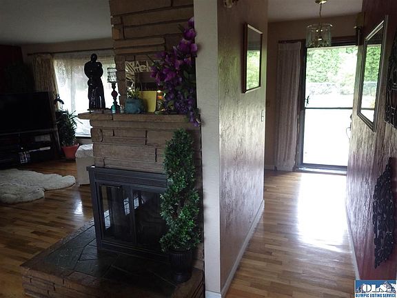 3rd image of 3310 W Edgewood Dr