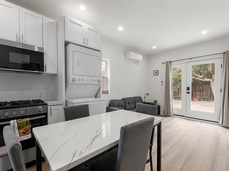1535 S Ogden Dr — Photo 8