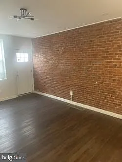 3 bed, 1.5 bath, 1000 sqft, $1,950 — Photo 3