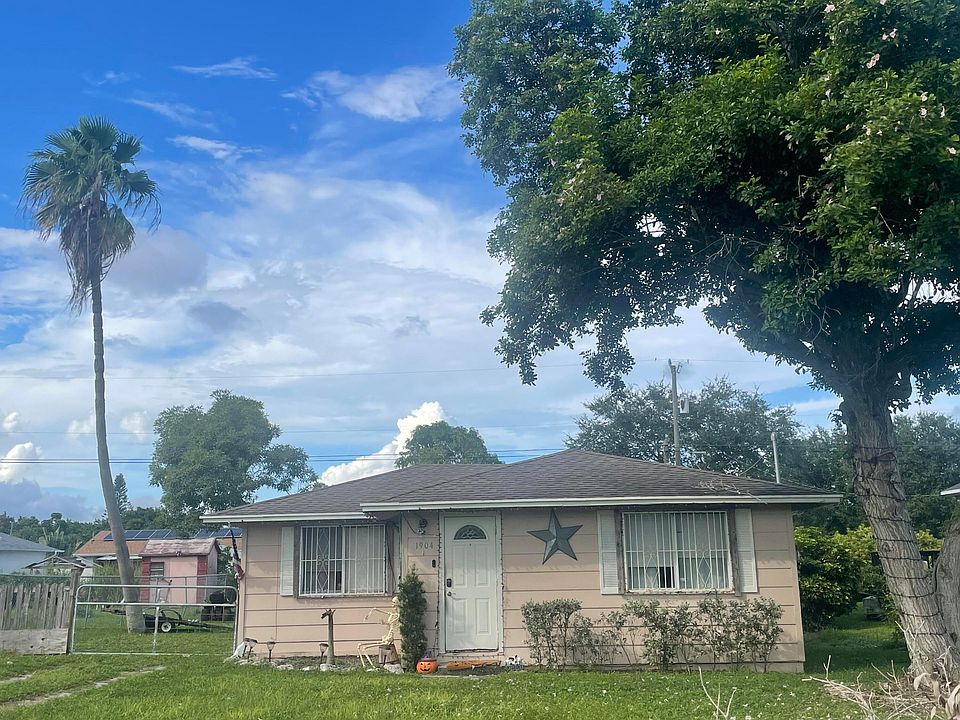 2nd image of 1904 Rosarita Avenue