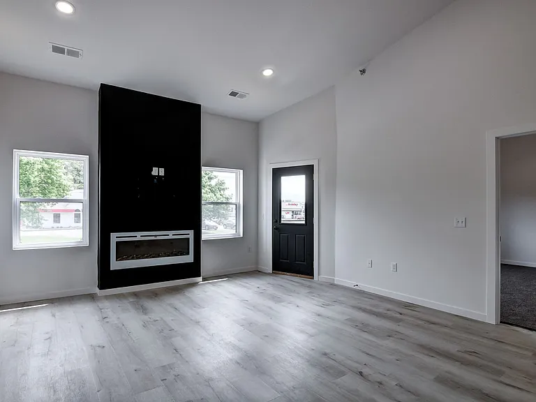 1152 N Hillcrest Pkwy — Photo 8
