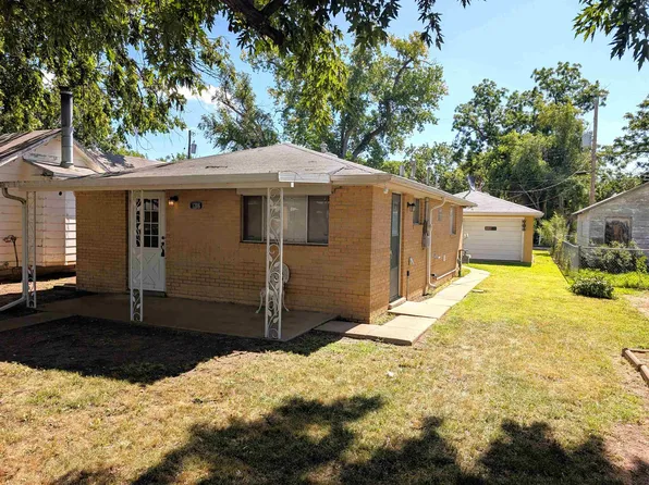 1206 N 8th St, Salina, KS 67401