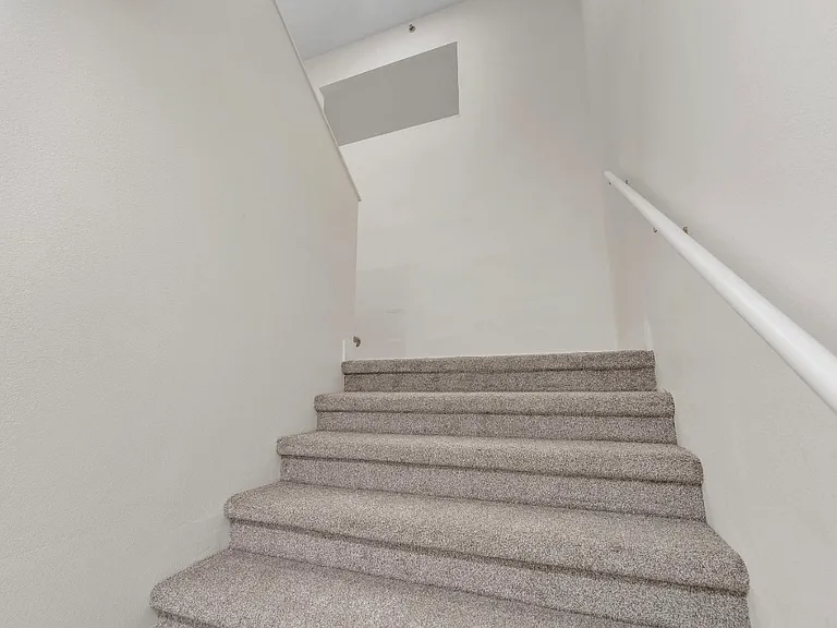 1001 E 16th St #5 — Photo 6