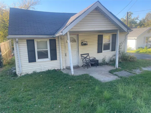 2221 Hood Ave, Saint Louis, MO 63114