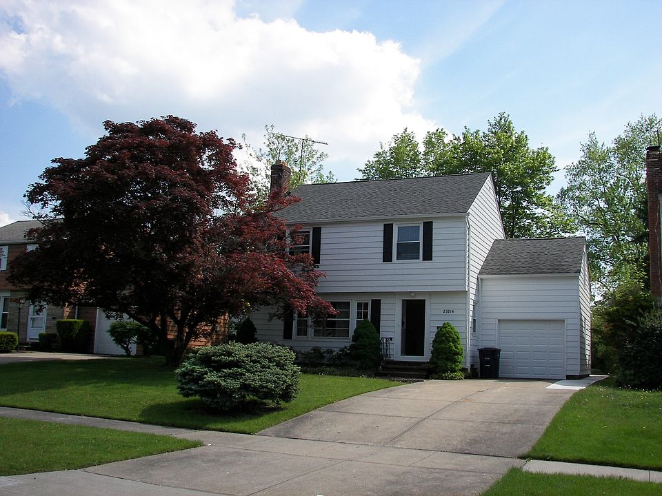 1st image of 23214 Beachwood Blvd
