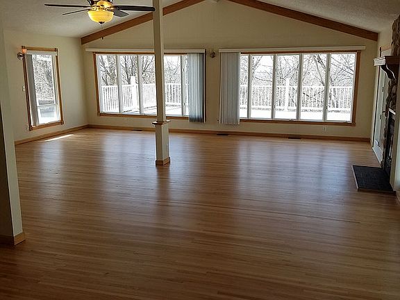 2nd image of 1224 Vista Dr