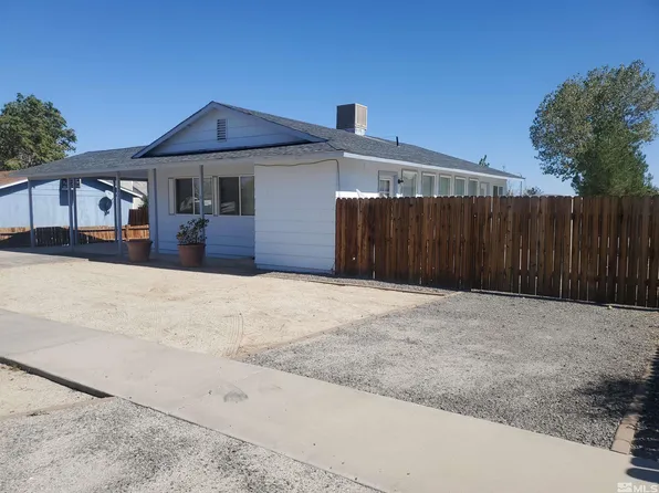 150 Cedar St, Hawthorne, NV 89415