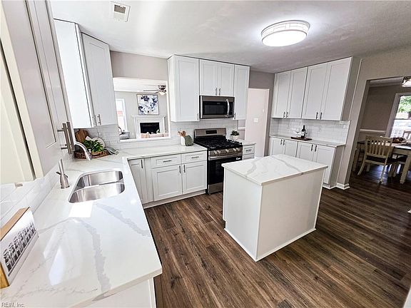 5th image of 220 Upland Dr