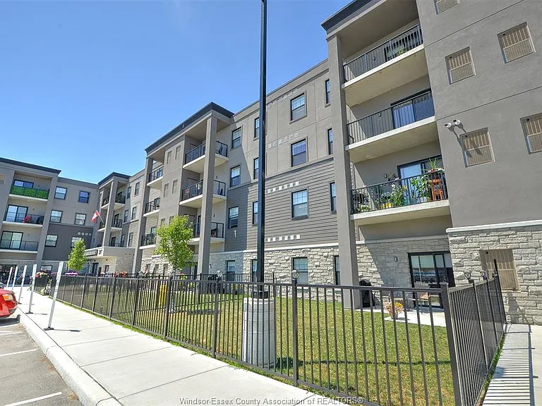 207 Brock St #319 — Photo 5