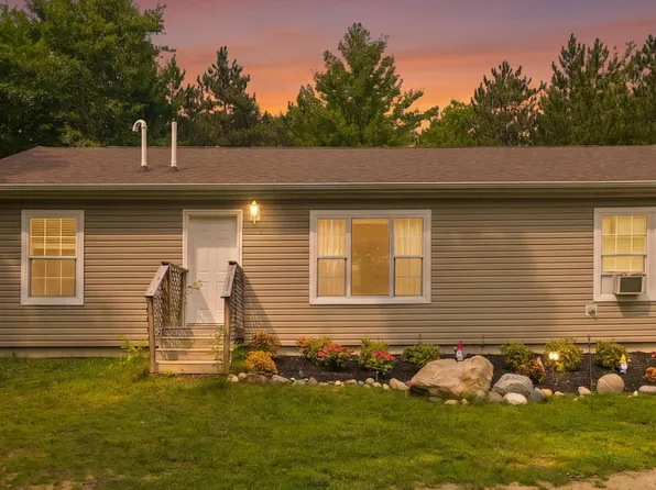 4959 W Jack Pine Dr, Grant, MI 49327