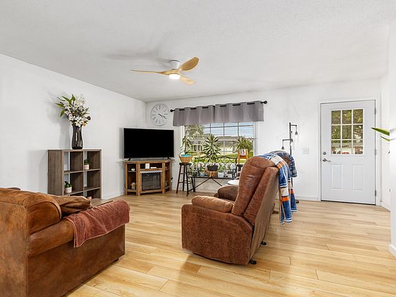 4th image of 20600 Ross Pkwy