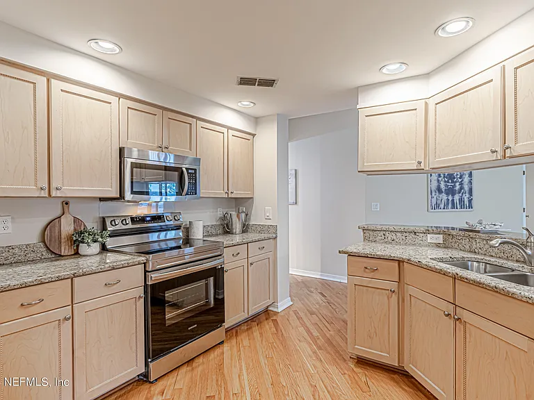 2099 Winterbourne Dr W #308 — Photo 19
