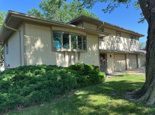 4240 Bel Ridge Dr, Lincoln, NE 68521