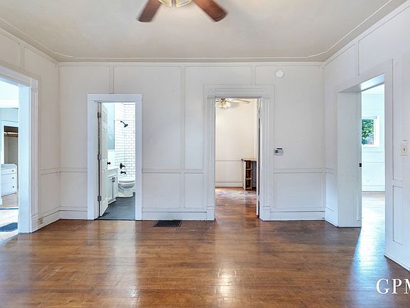 4th image of 423 Barker Ave NW #1