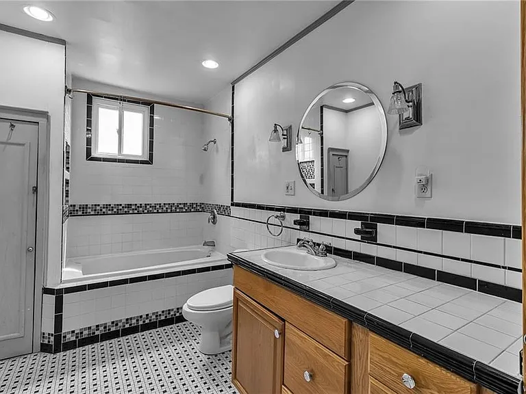 47 Fargo Ave #2 — Photo 3