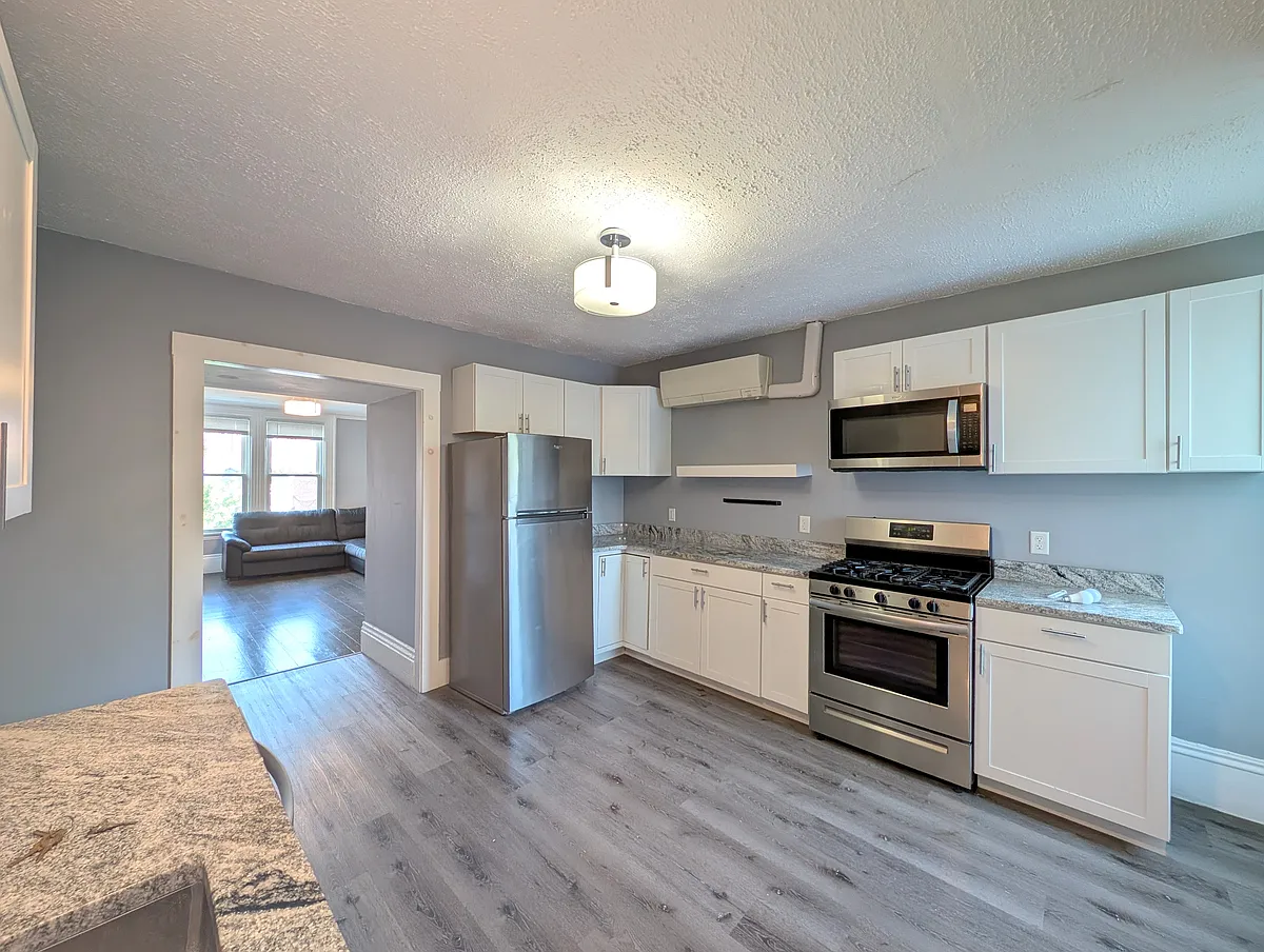 Building Photo - 320 Somerville Ave #34