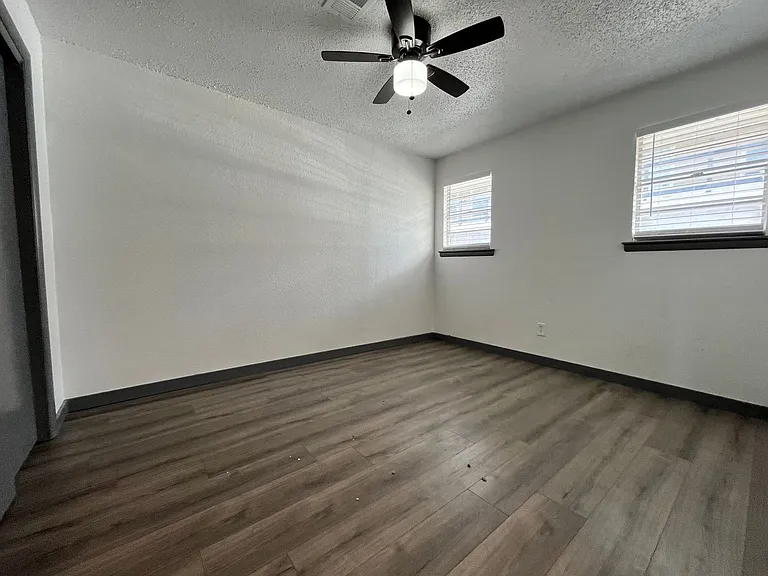2526 Louise St #A — Photo 6