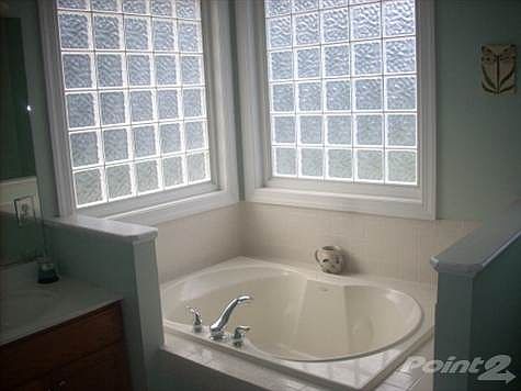 Tub-master bath