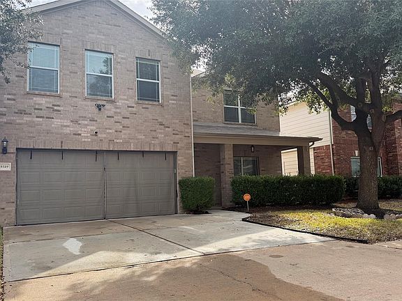 2nd image of 19519 Grand Colony Ct