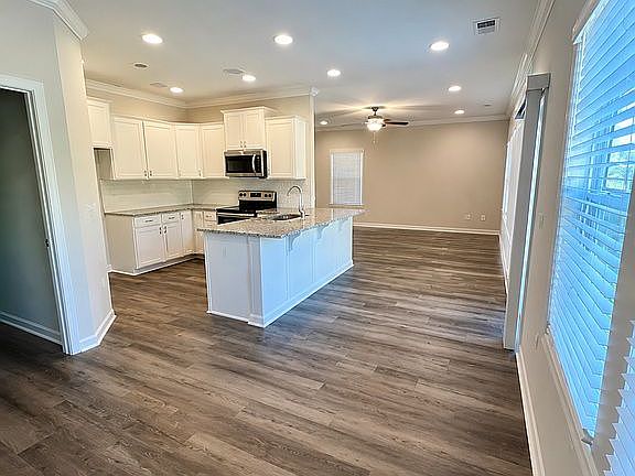 3rd image of 224 Red Haven Ct