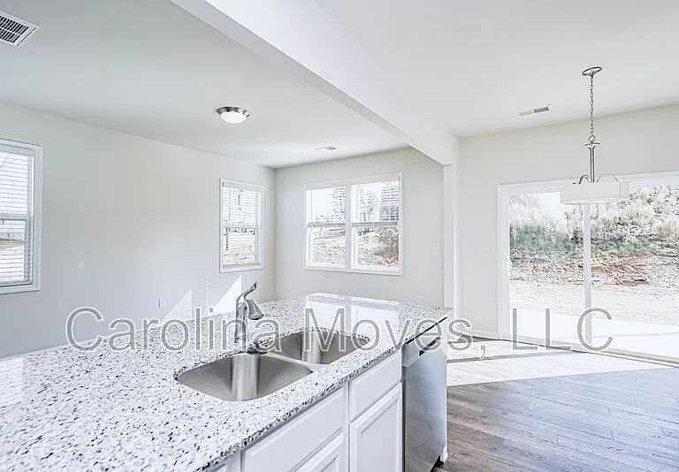 203 Stone Fruit Ct — Photo 6