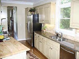 UPG'D KIT W/SS APPLIANCES, GRANITE C'TOPS, TILE B'SPLASH, HARDWOOD FLRS