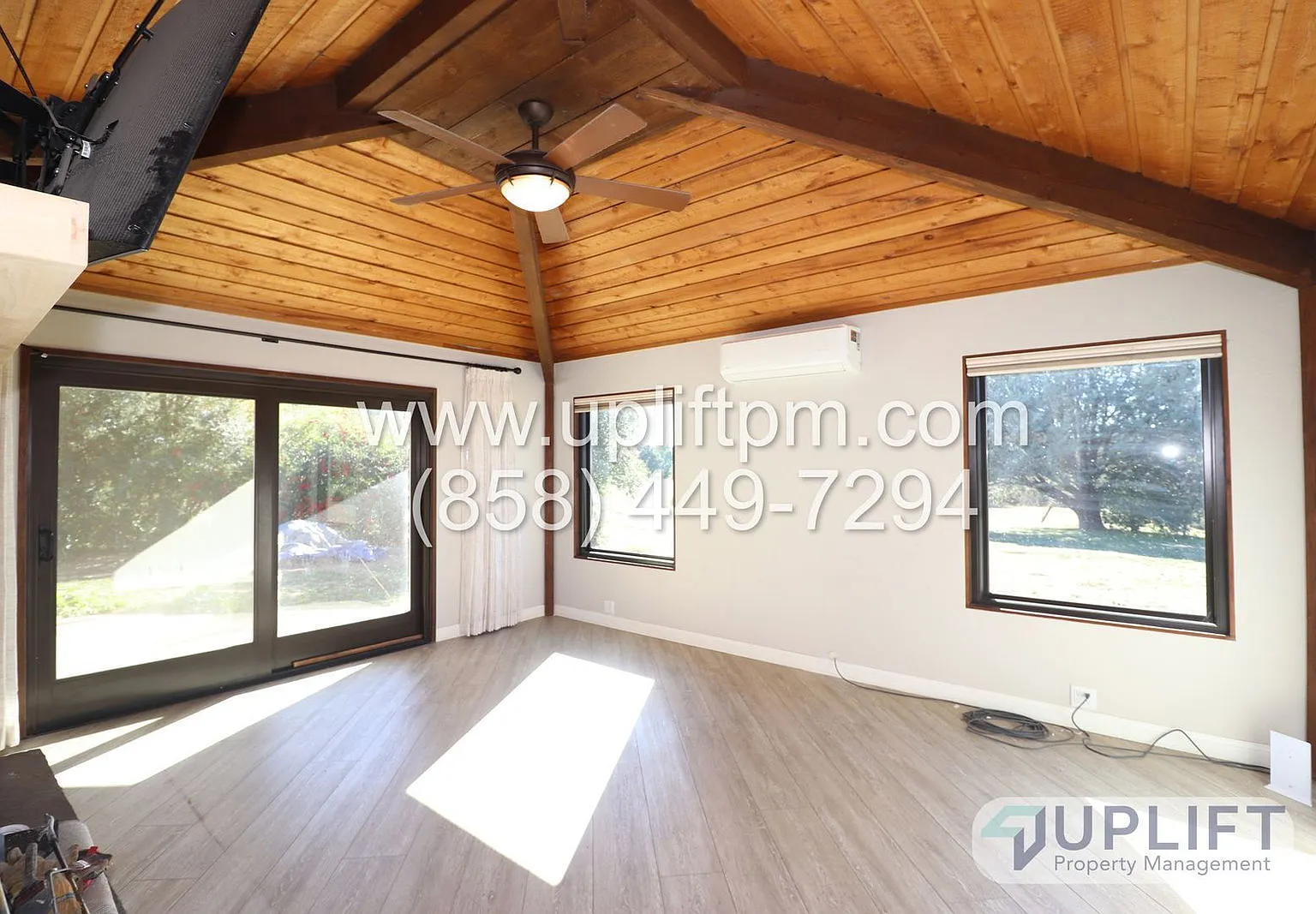 3 bed, 2.0 bath, 2300 sqft, $3,400 — Photo 4