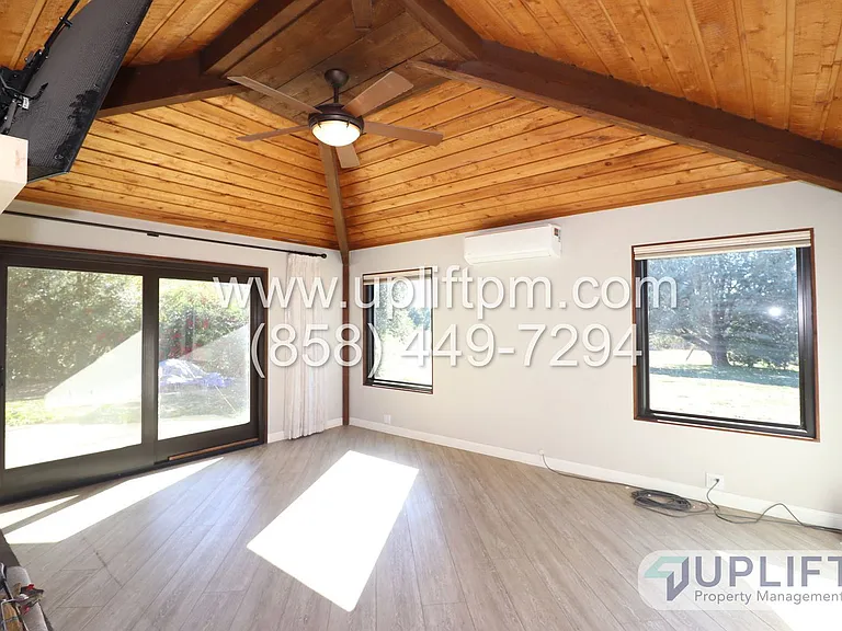 4721 Meadowridge Rd — Photo 4