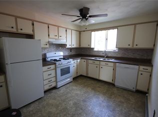 39 Laurel St, Pawtucket, RI 02860