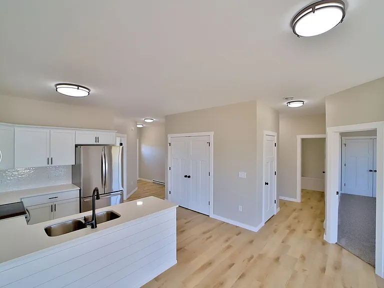 781 W Palomino Ave — Photo 4