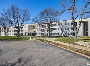 2601 W Willowlake Dr APT 2, Peoria, IL