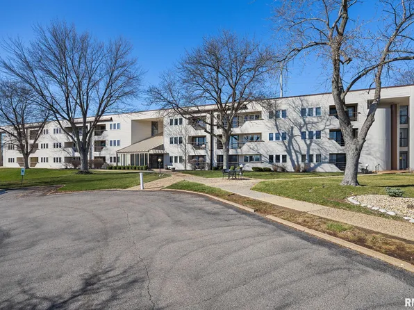 2601 W Willowlake Dr APT 2, Peoria, IL 61614